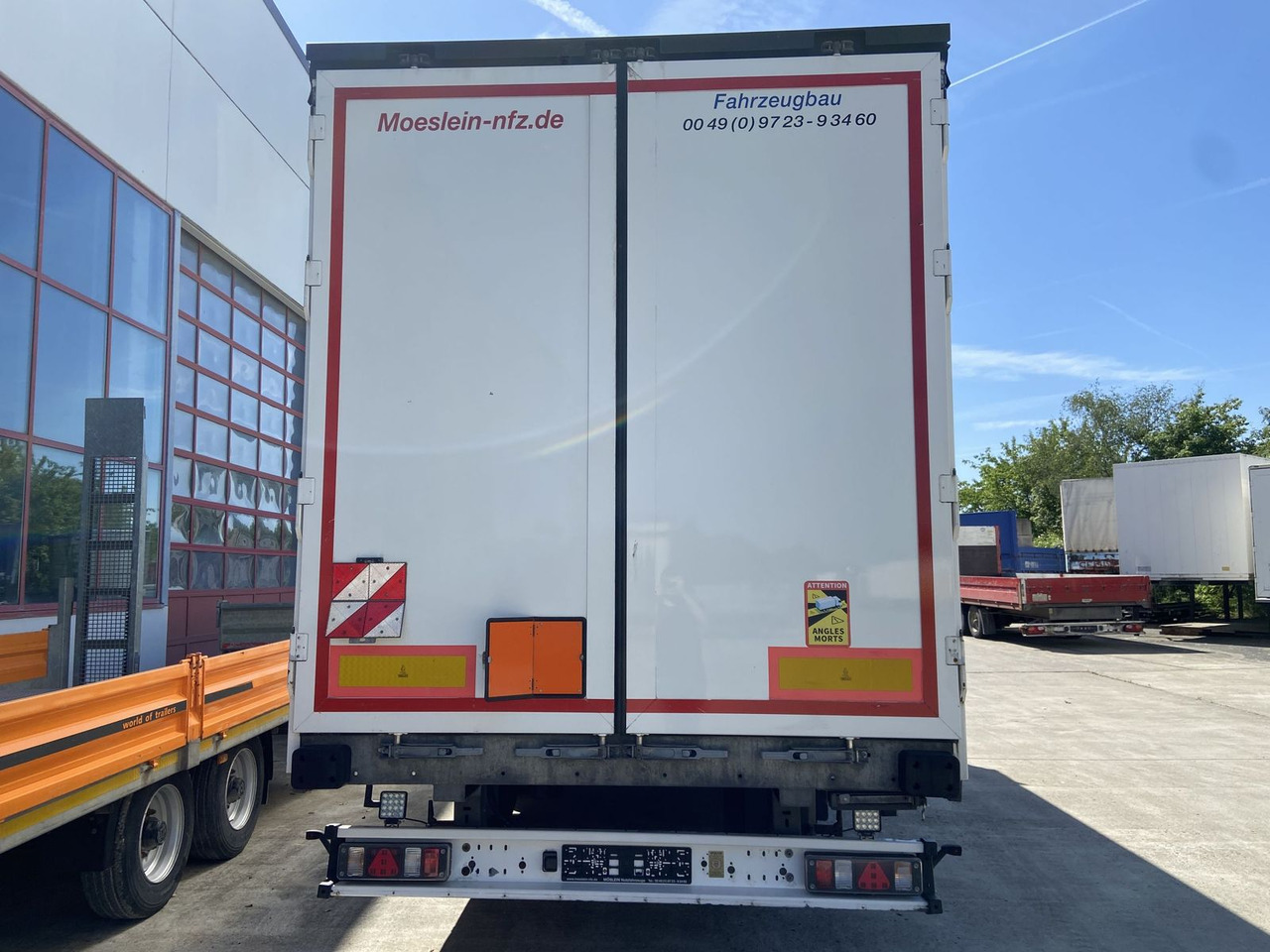 Möslein Tandem- Planenanhänger Durchladbar - Ponyvás teherautó: 4 kép. Möslein Tandem- Planenanhänger Durchladbar - Ponyvás teherautó: 4 kép.