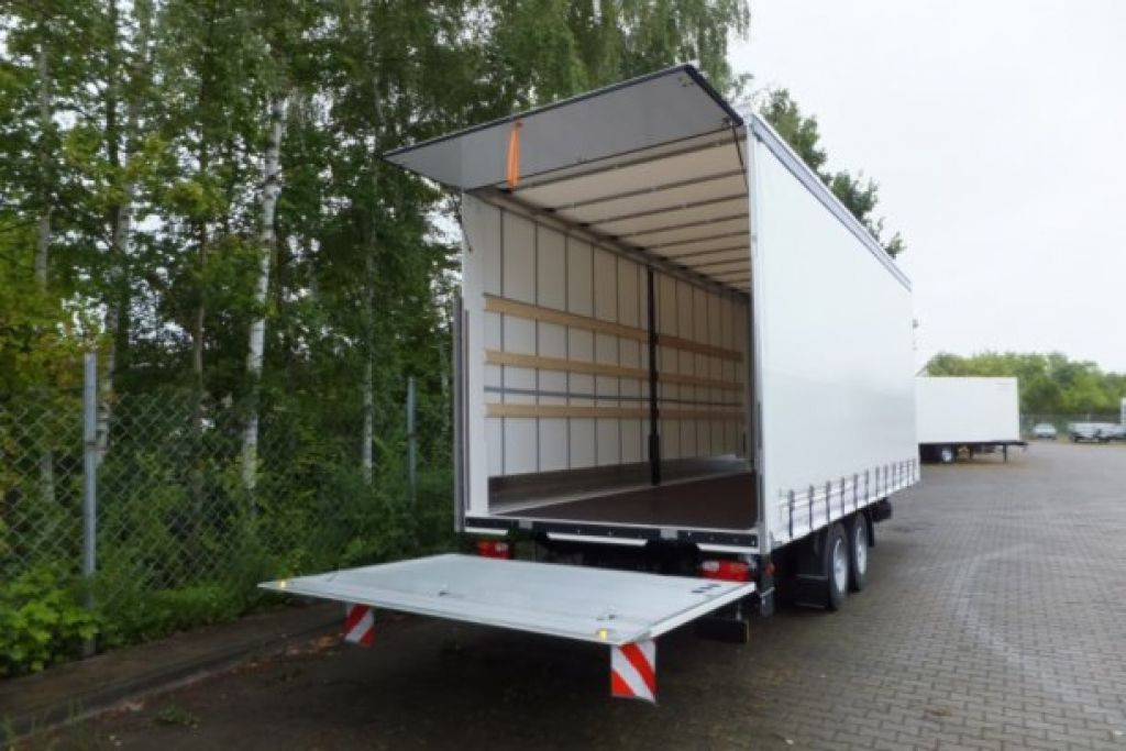 Ponyvás pótkocsi Möslein  neuer Planenanhänger, Ladebordwand + Durchladba: 10 kép.