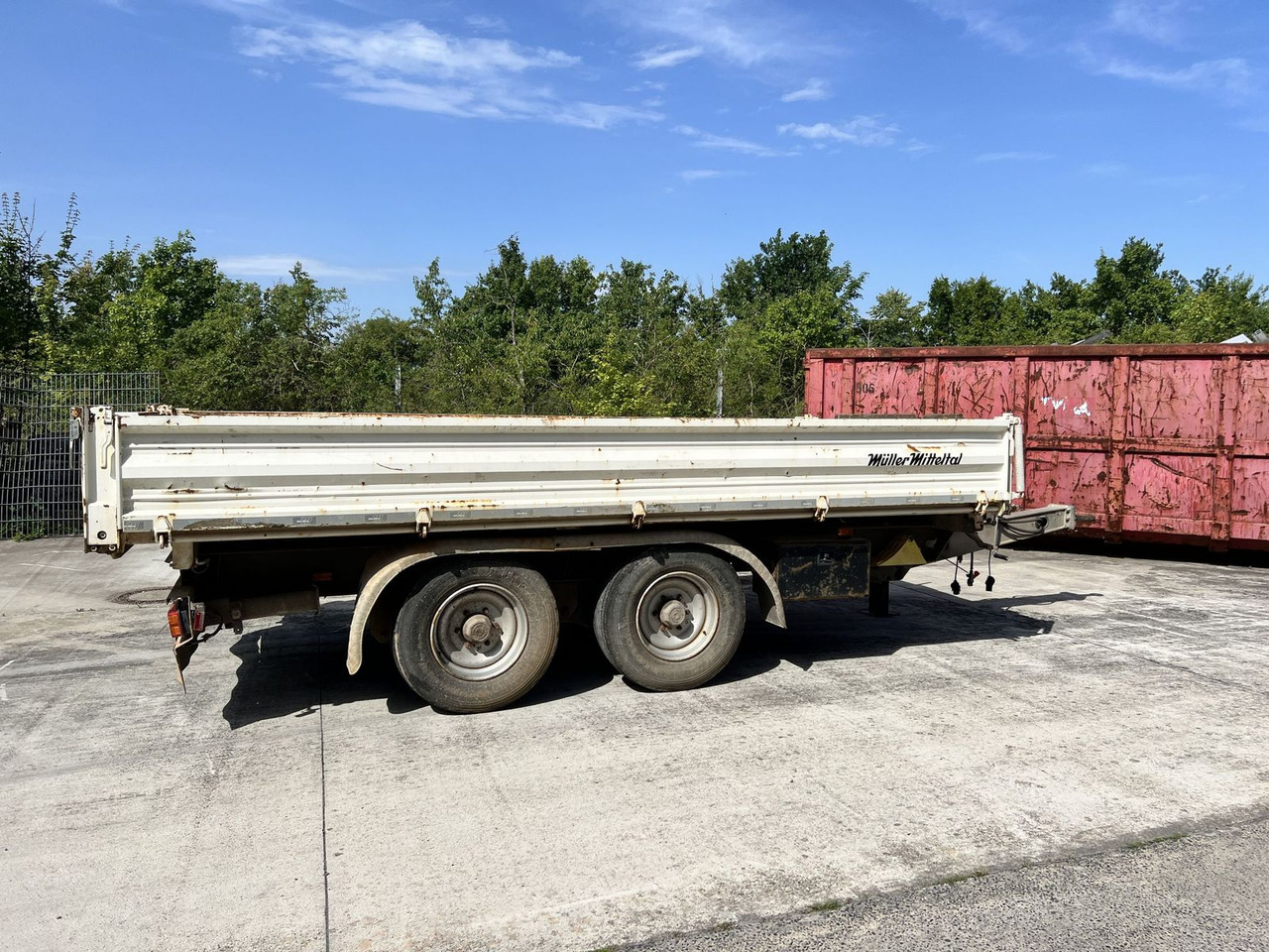 Müller-Mitteltal 13,5 t Tandemkipper- Tieflader - Pótkocsi billenőplatós: 3 kép. Müller-Mitteltal 13,5 t Tandemkipper- Tieflader - Pótkocsi billenőplatós: 3 kép.