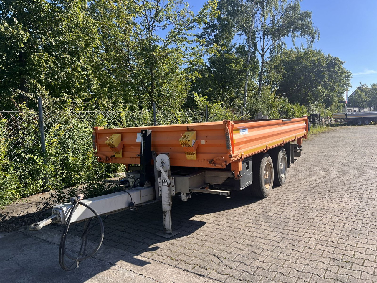 Müller-Mitteltal 14 t Tandemkipper- Tieflader - Pótkocsi billenőplatós: 5 kép. Müller-Mitteltal 14 t Tandemkipper- Tieflader - Pótkocsi billenőplatós: 5 kép.
