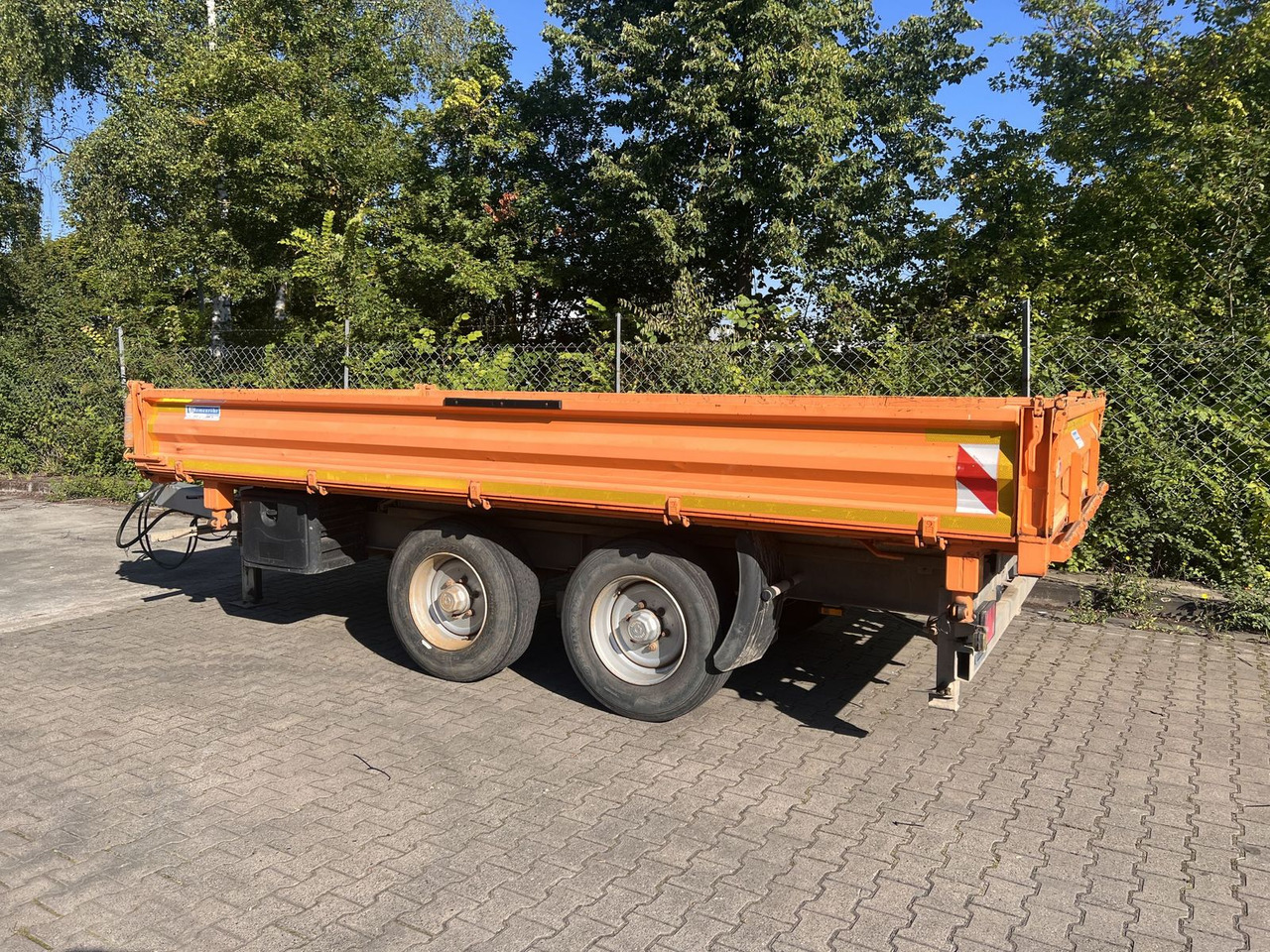 Müller-Mitteltal 14 t Tandemkipper- Tieflader - Pótkocsi billenőplatós: 3 kép. Müller-Mitteltal 14 t Tandemkipper- Tieflader - Pótkocsi billenőplatós: 3 kép.