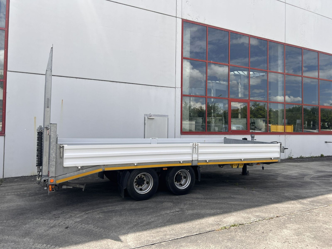 Müller-Mitteltal 14 t Tandemtieflader, wenig Benutzt - Pótkocsi mélybölcsős: 4 kép. Müller-Mitteltal 14 t Tandemtieflader, wenig Benutzt - Pótkocsi mélybölcsős: 4 kép.