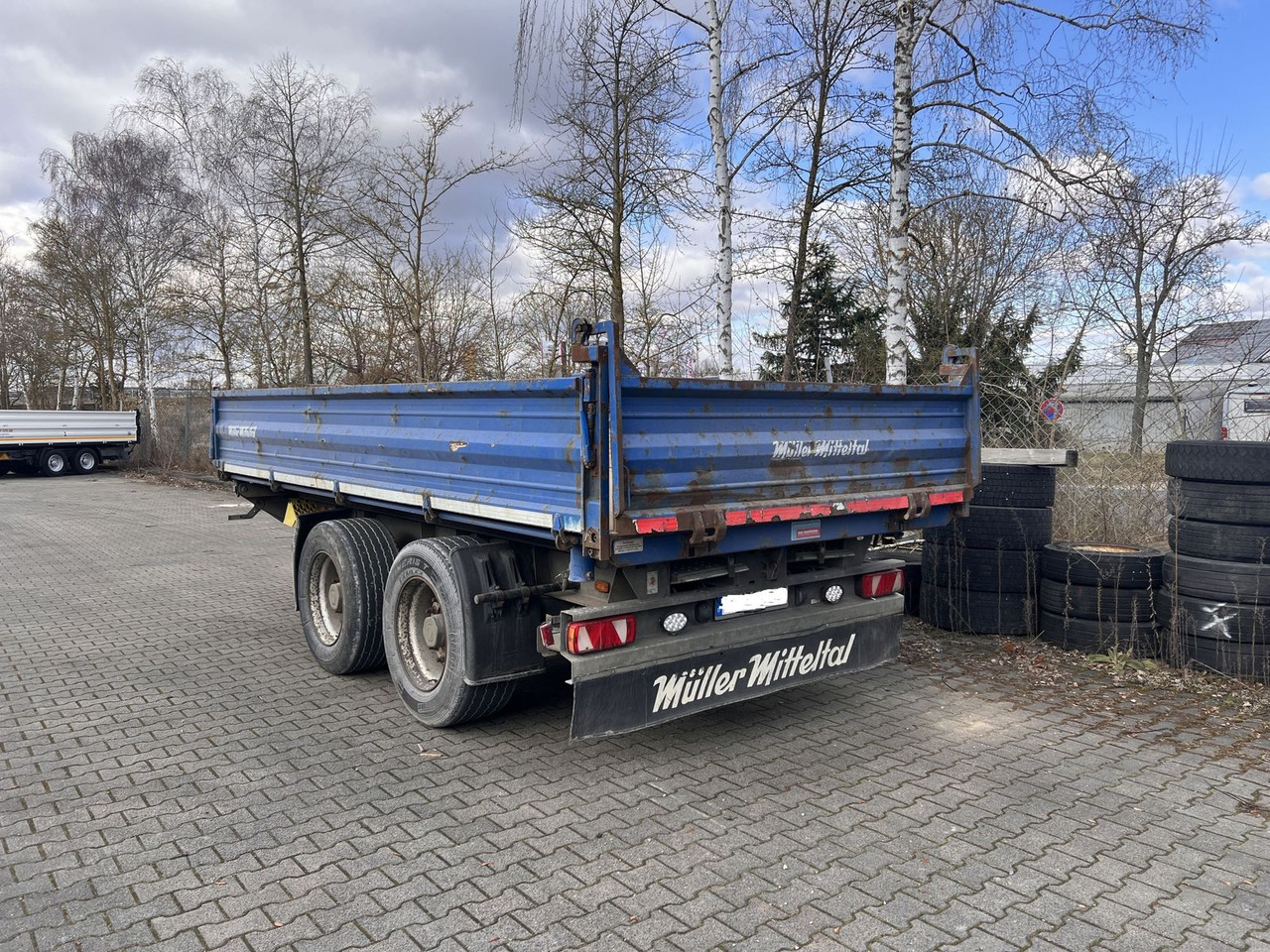 Müller-Mitteltal 18 t Tandemkipper- Tieflader - Pótkocsi billenőplatós: 2 kép. Müller-Mitteltal 18 t Tandemkipper- Tieflader - Pótkocsi billenőplatós: 2 kép.