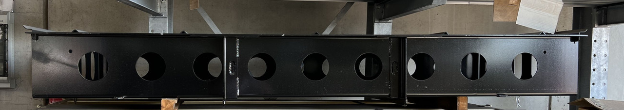 Müller Mitteltal Staufach für Alu- Rampen - Félpótkocsi mélybölcsős: 4 kép. Müller Mitteltal Staufach für Alu- Rampen - Félpótkocsi mélybölcsős: 4 kép.