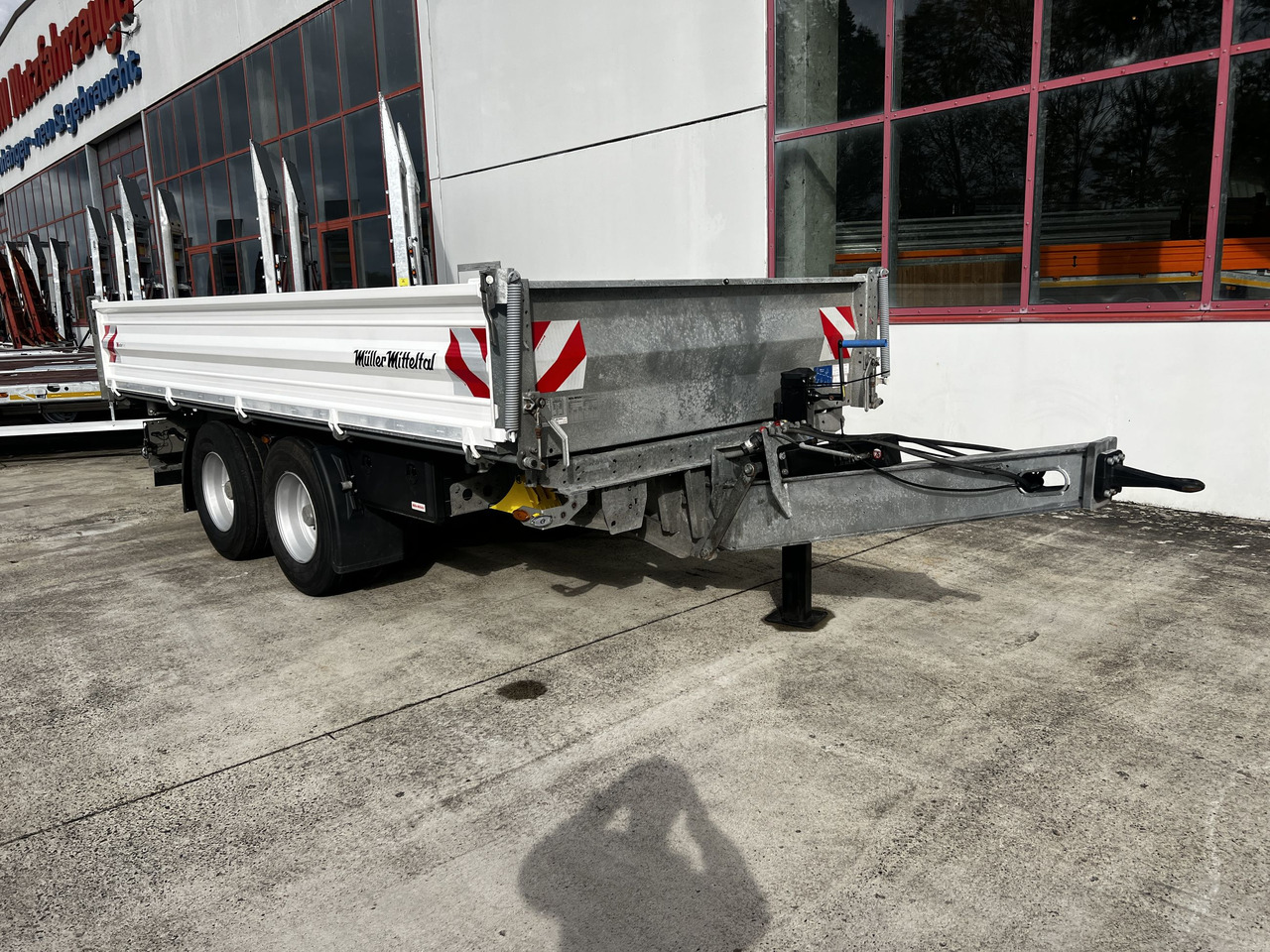 Müller Mitteltal TA-2 14,4 t Tandemkipper- Tieflader Breitbereifung NEUWERTIG - Pótkocsi billenőplatós: 3 kép. Müller Mitteltal TA-2 14,4 t Tandemkipper- Tieflader Breitbereifung NEUWERTIG - Pótkocsi billenőplatós: 3 kép.