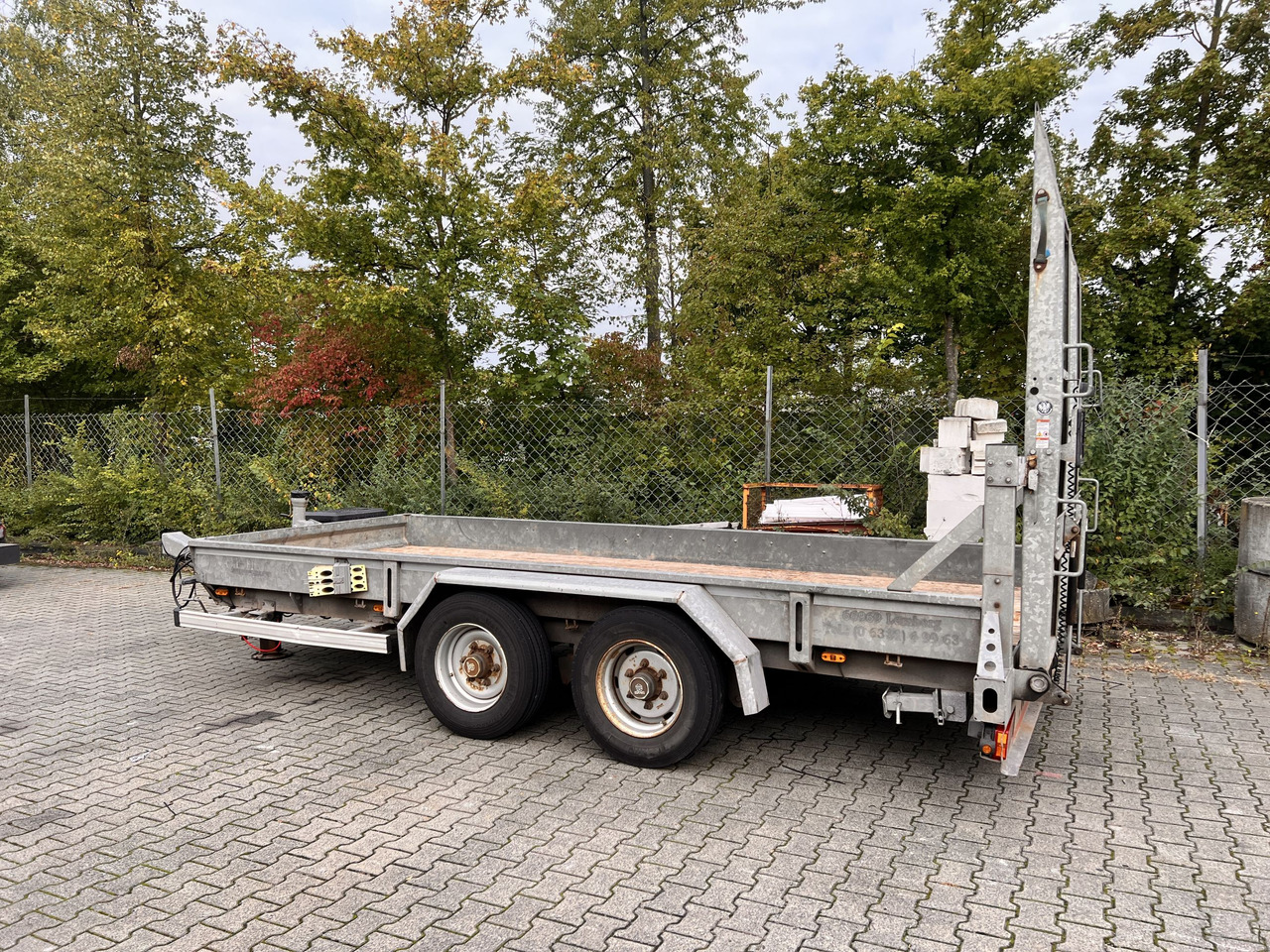 Tt Tandemtieflader - Pótkocsi mélybölcsős: 3 kép. Tt Tandemtieflader - Pótkocsi mélybölcsős: 3 kép.