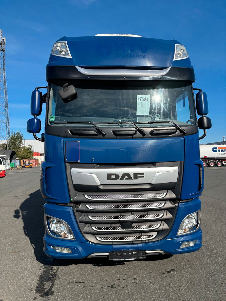 DAF SSC XF 480 Jumbozug + Anh Wecon Staplerhalterung - Ponyvás teherautó: 2 kép. DAF SSC XF 480 Jumbozug + Anh Wecon Staplerhalterung - Ponyvás teherautó: 2 kép.