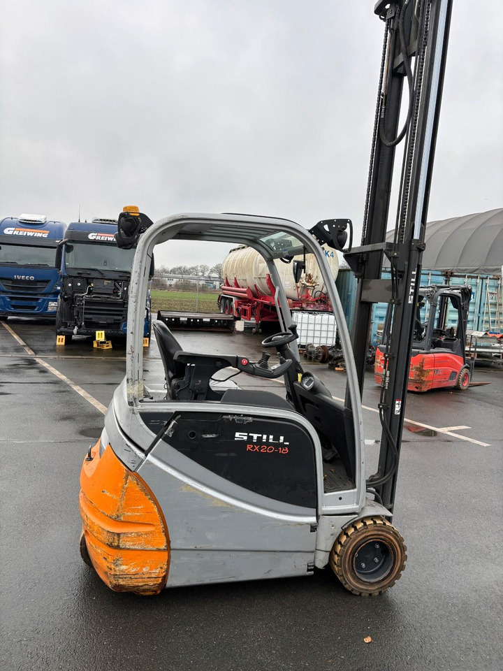 Still RX 20/18 3 Rad Stapler - Elektromos targonca: 3 kép. Still RX 20/18 3 Rad Stapler - Elektromos targonca: 3 kép.