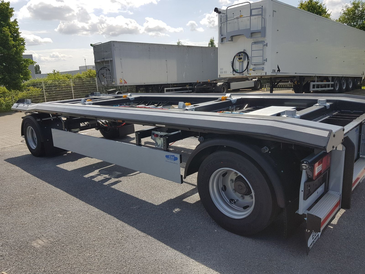 Außenroller 20 AR - Multiliftes/ Konténerszállító pótkocsi: 3 kép. Außenroller 20 AR - Multiliftes/ Konténerszállító pótkocsi: 3 kép.