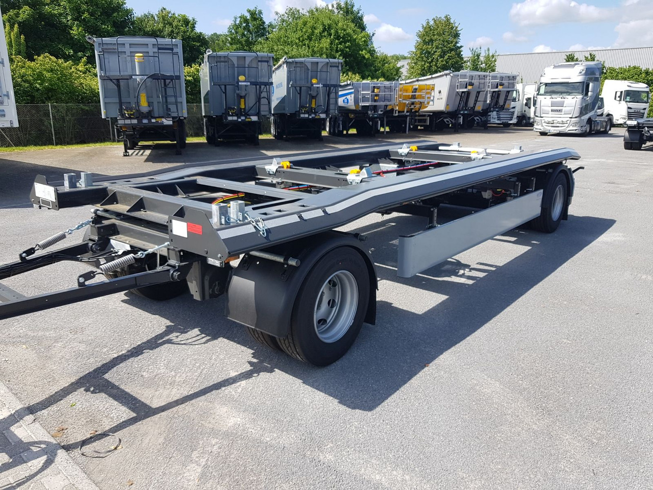 Außenroller 20 AR - Multiliftes/ Konténerszállító pótkocsi: 1 kép. Außenroller 20 AR - Multiliftes/ Konténerszállító pótkocsi: 1 kép.