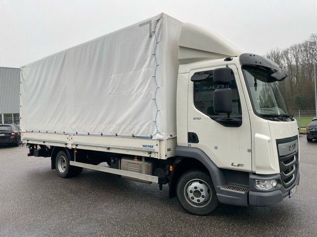 DAF FA LF 210 8t Pritsche/Plane+LBW - Ponyvás teherautó: 2 kép. DAF FA LF 210 8t Pritsche/Plane+LBW - Ponyvás teherautó: 2 kép.