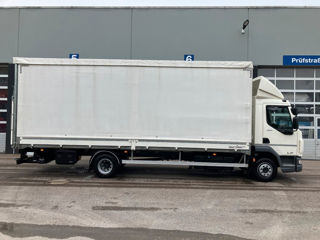 DAF FA LF 260 12t Spier Pritsche Plane LBW - Ponyvás teherautó: 3 kép. DAF FA LF 260 12t Spier Pritsche Plane LBW - Ponyvás teherautó: 3 kép.