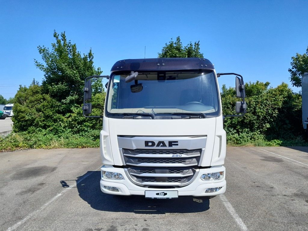 DAF FA XB 260 12t reparierter Wasserschaden - Alvaz teherautó: 2 kép. DAF FA XB 260 12t reparierter Wasserschaden - Alvaz teherautó: 2 kép.