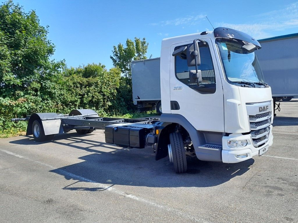 DAF FA XB 260 12t reparierter Wasserschaden - Alvaz teherautó: 4 kép. DAF FA XB 260 12t reparierter Wasserschaden - Alvaz teherautó: 4 kép.