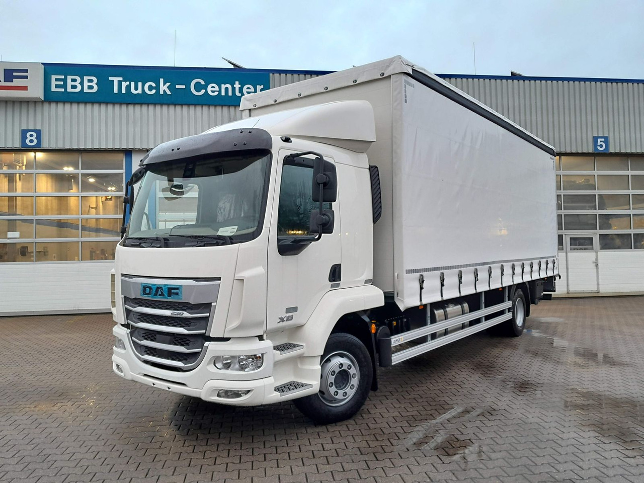 DAF FA XB 290 16t Junge Curtainsider - Ponyvás teherautó: 1 kép. DAF FA XB 290 16t Junge Curtainsider - Ponyvás teherautó: 1 kép.