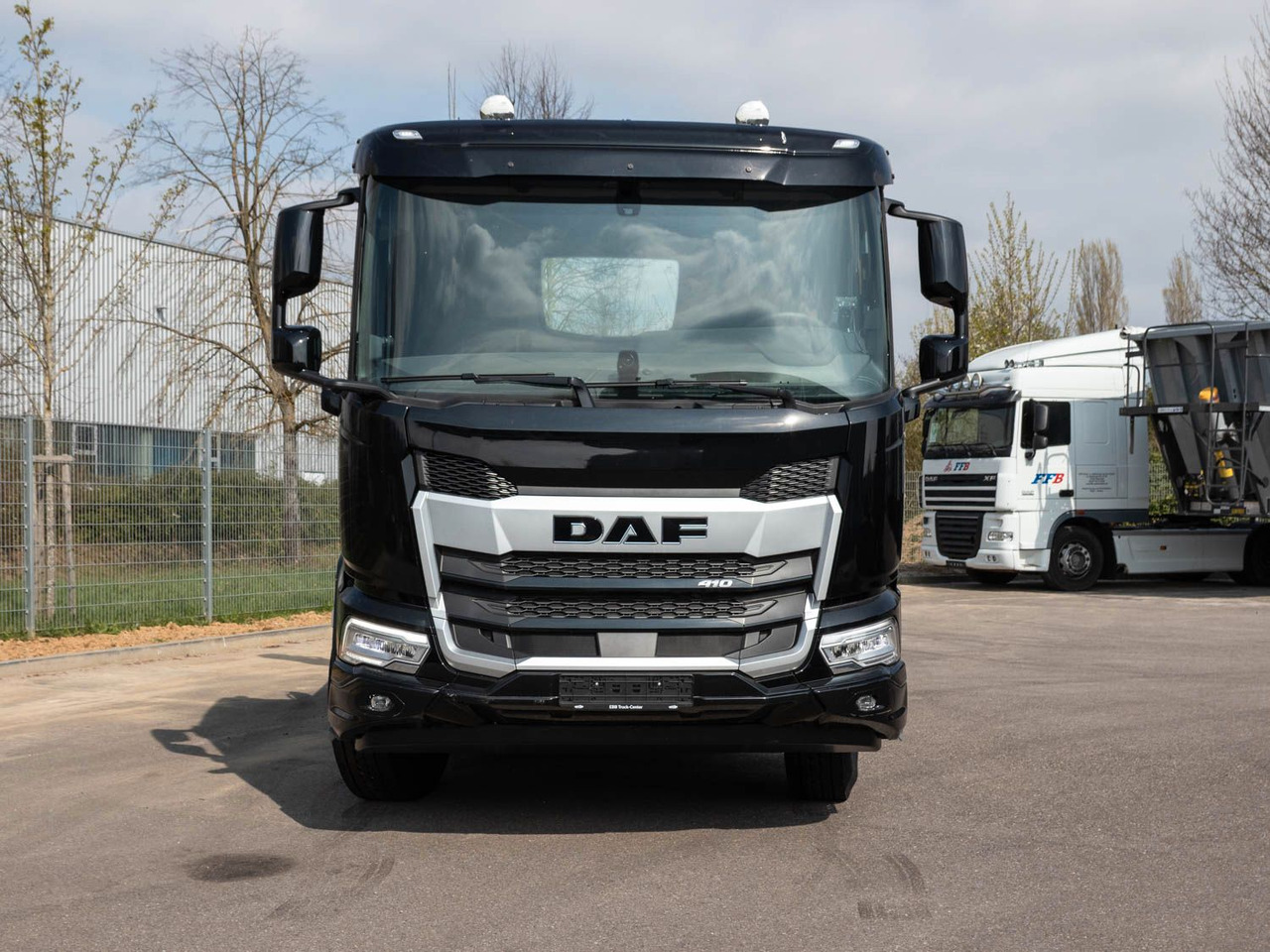 DAF FA XD 410 VDL Absetzkipper DAF FA XD 410 VDL Absetzkipper - Konténerszállító: 2 kép. DAF FA XD 410 VDL Absetzkipper DAF FA XD 410 VDL Absetzkipper - Konténerszállító: 2 kép.