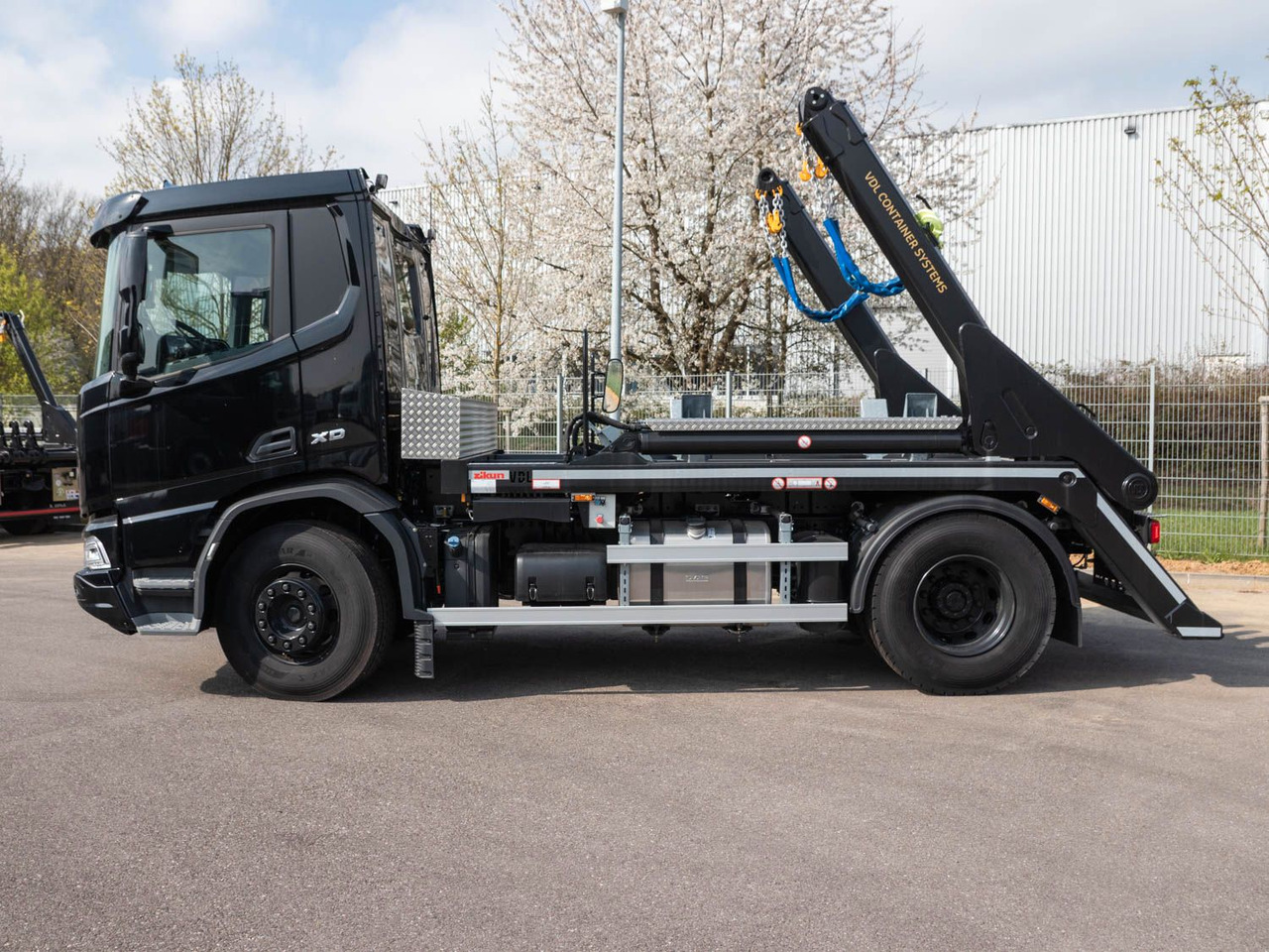 DAF FA XD 410 VDL Absetzkipper DAF FA XD 410 VDL Absetzkipper - Konténerszállító: 4 kép. DAF FA XD 410 VDL Absetzkipper DAF FA XD 410 VDL Absetzkipper - Konténerszállító: 4 kép.