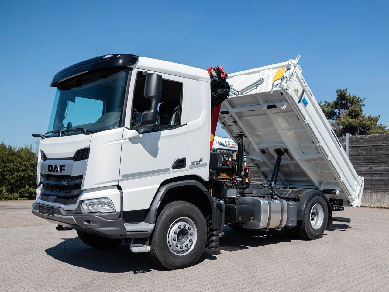 DAF FA XDC 370 Krankipper DAF XDC 370 FA Meiller Krankipper HMF - Darus autó, Billenőplatós teherautó: 2 kép. DAF FA XDC 370 Krankipper DAF XDC 370 FA Meiller Krankipper HMF - Darus autó, Billenőplatós teherautó: 2 kép.