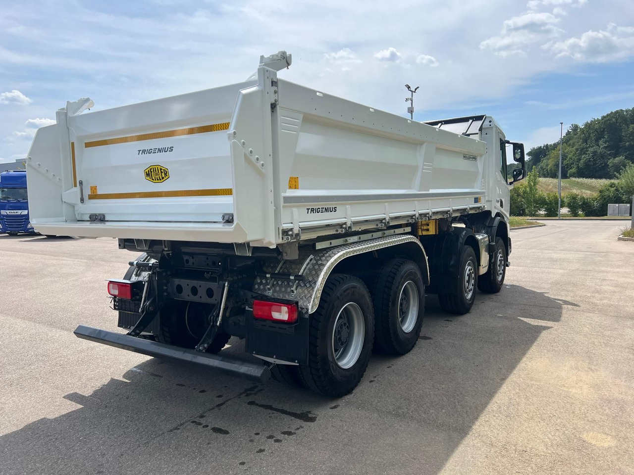DAF FAD XDC 450 Dreiseitenkipper - Billenőplatós teherautó: 5 kép. DAF FAD XDC 450 Dreiseitenkipper - Billenőplatós teherautó: 5 kép.