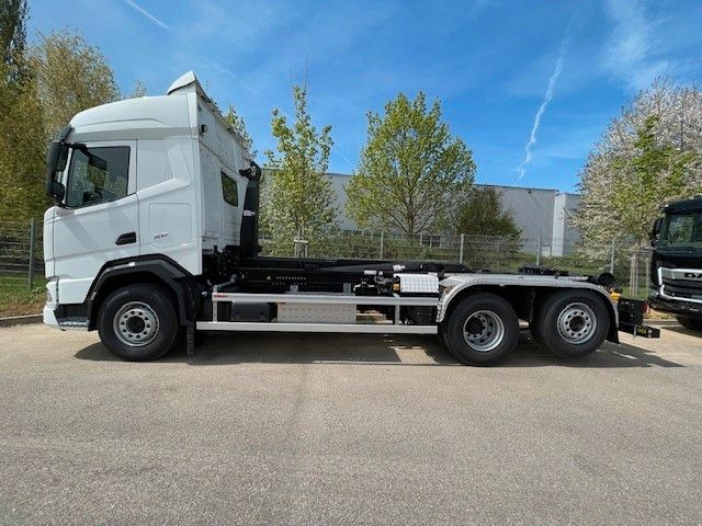 DAF FAN XF 480 NGD - Horgos rakodó teherautó: 4 kép. DAF FAN XF 480 NGD - Horgos rakodó teherautó: 4 kép.