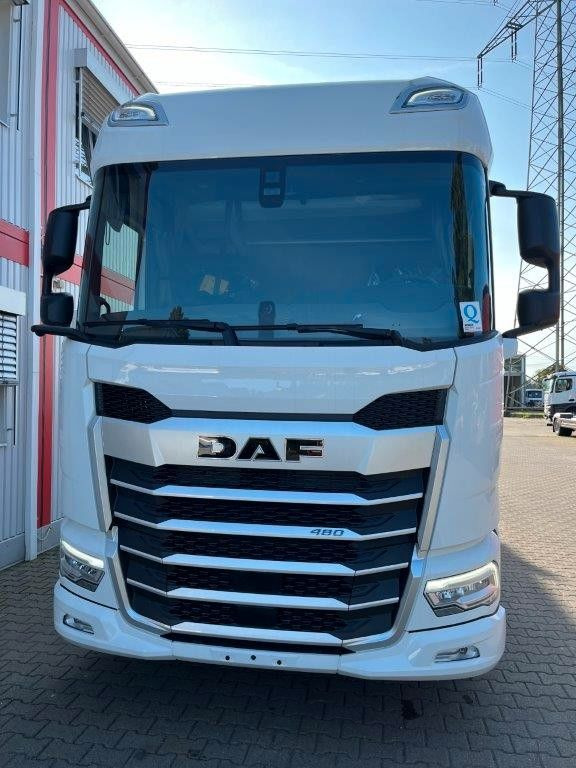 DAF FAN XF 480 ohne Aufbau - Alvaz teherautó: 3 kép. DAF FAN XF 480 ohne Aufbau - Alvaz teherautó: 3 kép.
