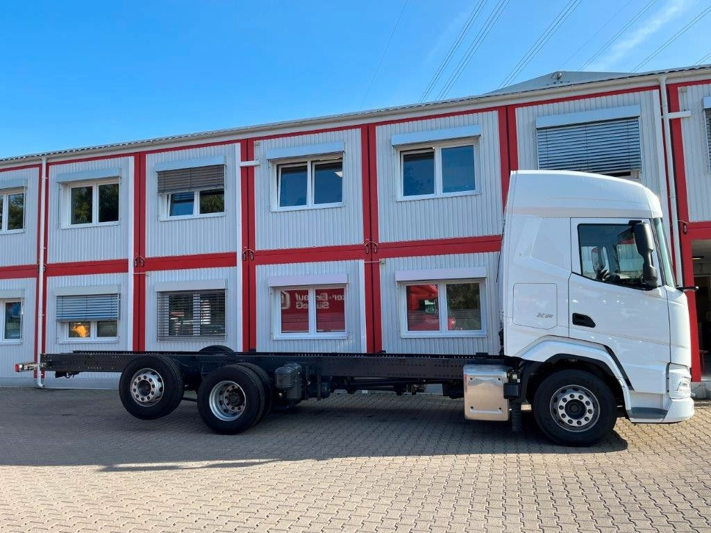 DAF FAN XF 480 ohne Aufbau - Alvaz teherautó: 5 kép. DAF FAN XF 480 ohne Aufbau - Alvaz teherautó: 5 kép.