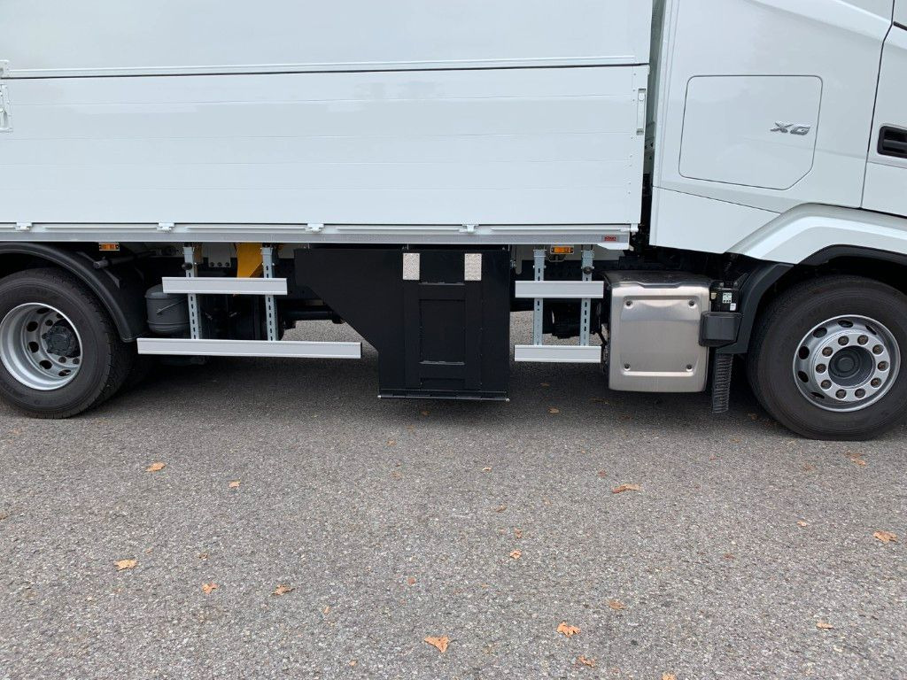 DAF FAN XG 480 Swing-Board mit LBW - Italszállító teherautó: 5 kép. DAF FAN XG 480 Swing-Board mit LBW - Italszállító teherautó: 5 kép.