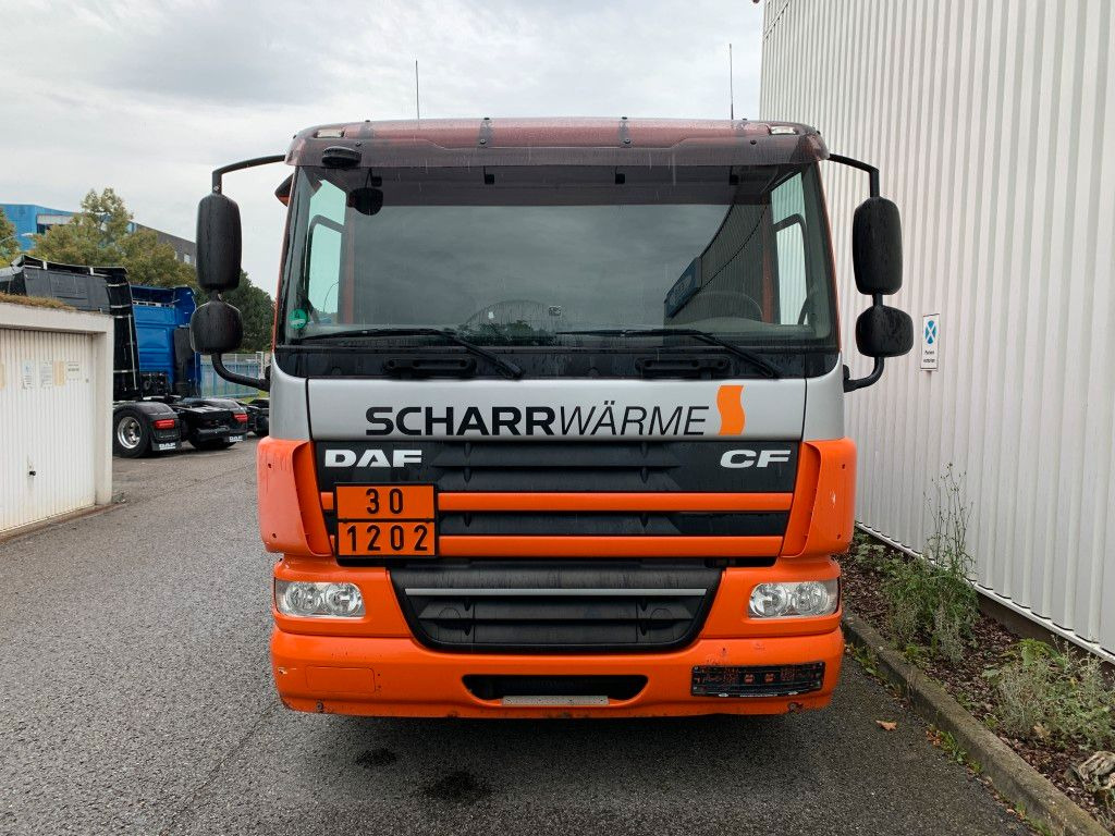 DAF FANCF75 - Tartályos teherautó: 4 kép. DAF FANCF75 - Tartályos teherautó: 4 kép.