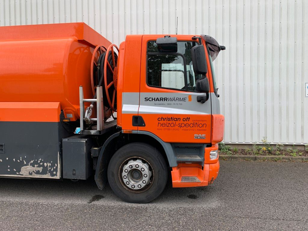 DAF FANCF75 - Tartályos teherautó: 3 kép. DAF FANCF75 - Tartályos teherautó: 3 kép.