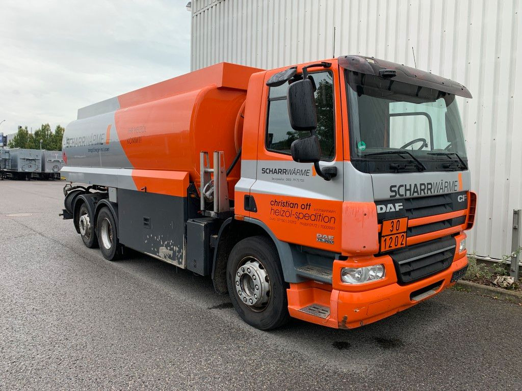 DAF FANCF75 - Tartályos teherautó: 2 kép. DAF FANCF75 - Tartályos teherautó: 2 kép.