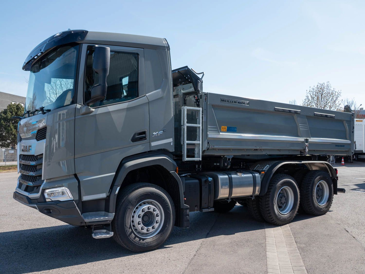 DAF FAT XFC 530 Meiller Trigenius D316 DAF FAT XFC 530 Meiller Trigenius D316 - Billenőplatós teherautó: 3 kép. DAF FAT XFC 530 Meiller Trigenius D316 DAF FAT XFC 530 Meiller Trigenius D316 - Billenőplatós teherautó: 3 kép.