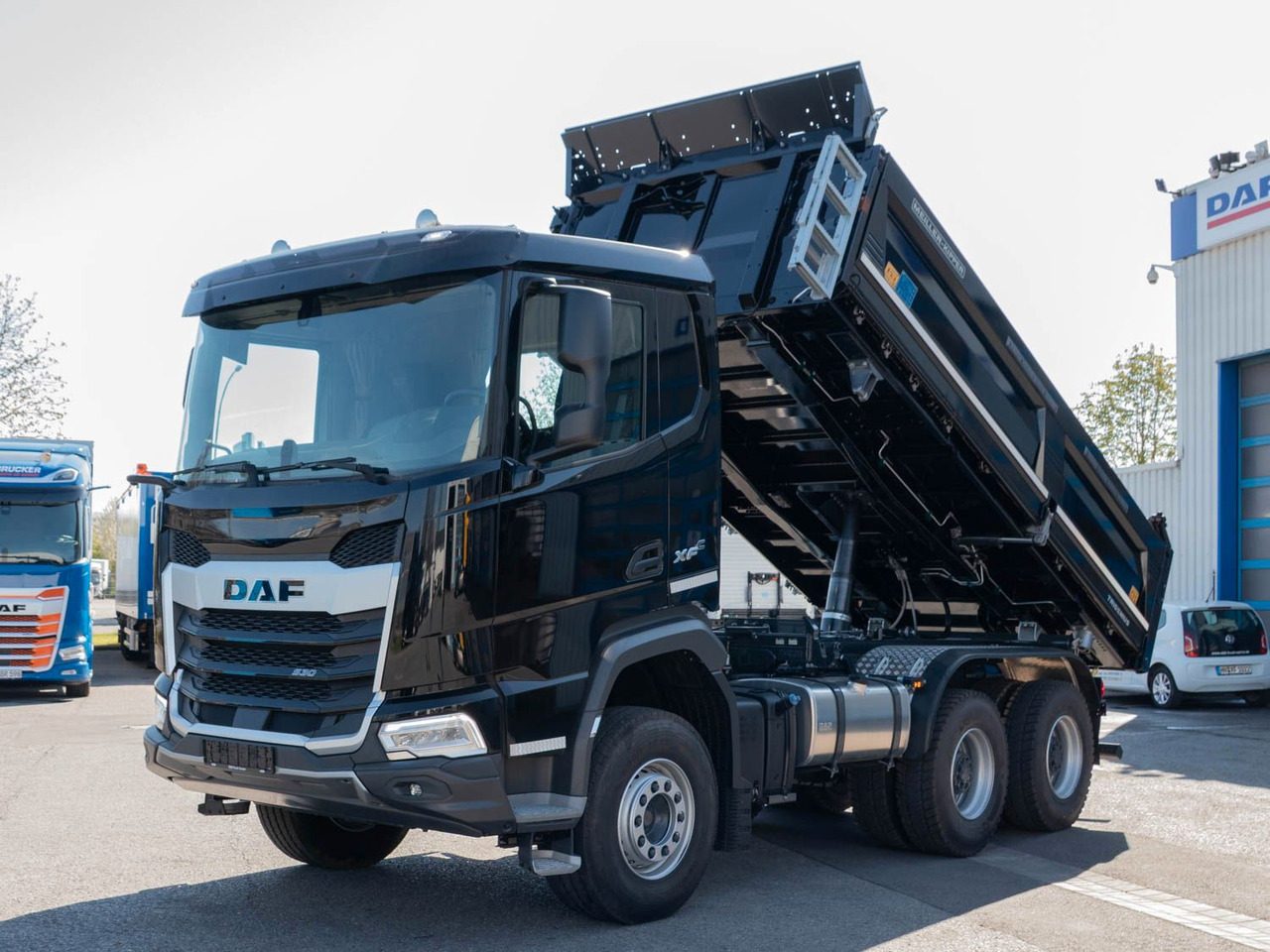 DAF FAT XFC 530 Meiller Trigenius D316 DAF FAT XFC 530 Meiller Trigenius D316 - Billenőplatós teherautó: 1 kép. DAF FAT XFC 530 Meiller Trigenius D316 DAF FAT XFC 530 Meiller Trigenius D316 - Billenőplatós teherautó: 1 kép.