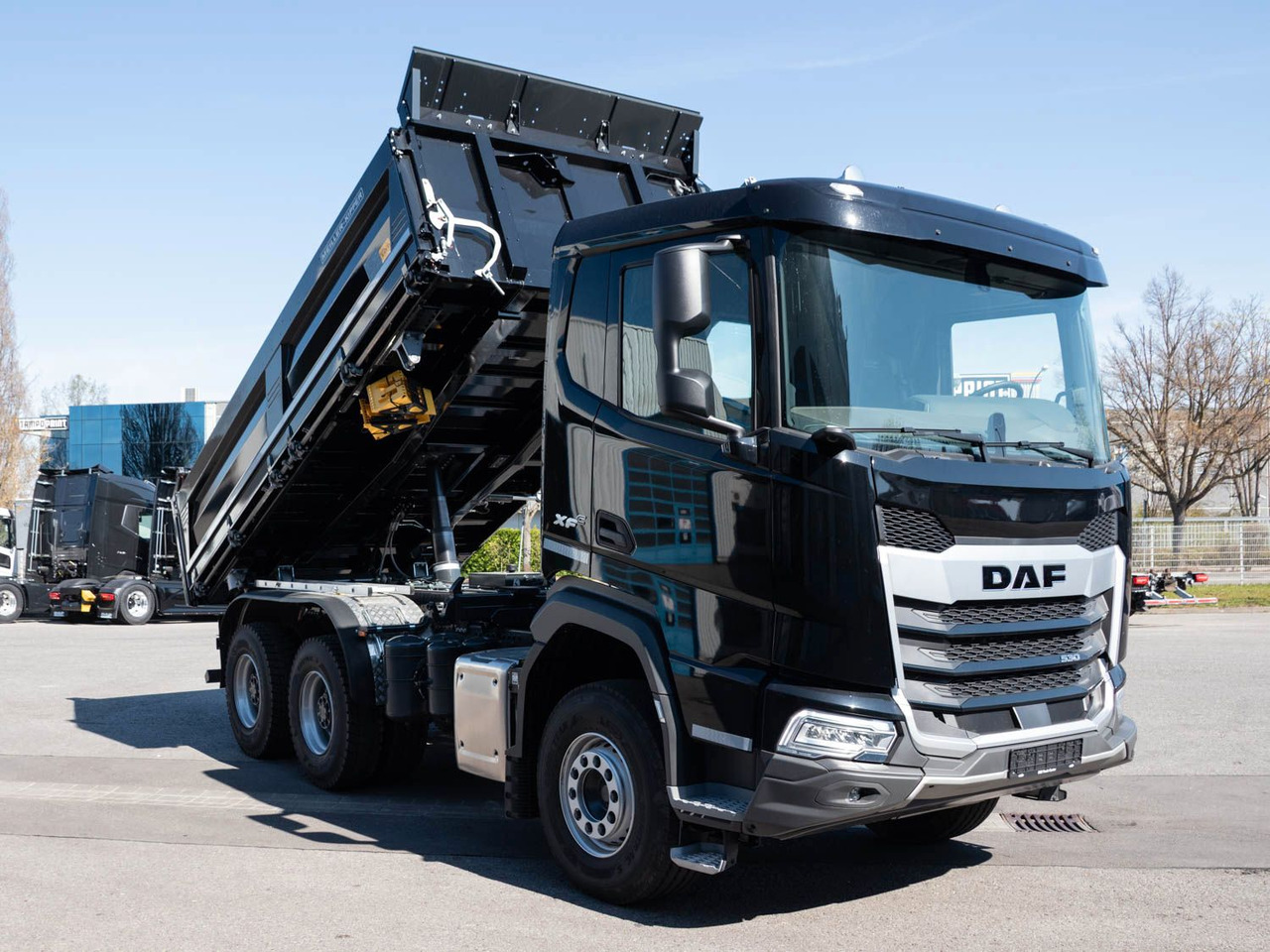 DAF FAT XFC 530 Meiller Trigenius D316 - Billenőplatós teherautó: 3 kép. DAF FAT XFC 530 Meiller Trigenius D316 - Billenőplatós teherautó: 3 kép.