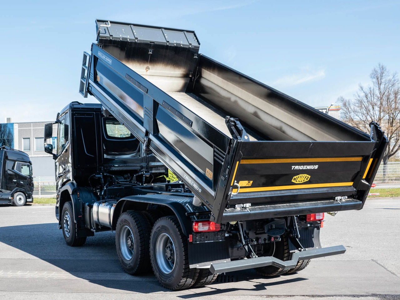 DAF FAT XFC 530 Meiller Trigenius D316 - Billenőplatós teherautó: 5 kép. DAF FAT XFC 530 Meiller Trigenius D316 - Billenőplatós teherautó: 5 kép.