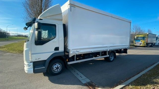 DAF LF 210 8t Pritsche-Plane LBW Tageszulassung DAF FA LF 210 08t Spier Pritsche-Plane - Ponyvás teherautó: 1 kép. DAF LF 210 8t Pritsche-Plane LBW Tageszulassung DAF FA LF 210 08t Spier Pritsche-Plane - Ponyvás teherautó: 1 kép.