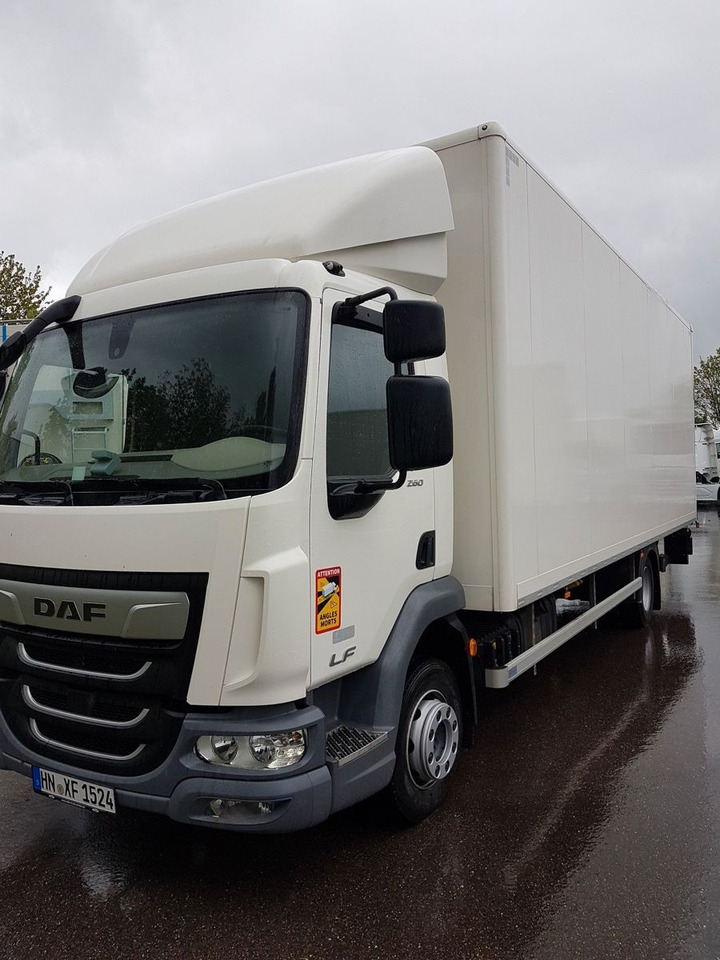 DAF LF 260 FA 12t Koffer - Dobozos felépítményű teherautó: 3 kép. DAF LF 260 FA 12t Koffer - Dobozos felépítményű teherautó: 3 kép.