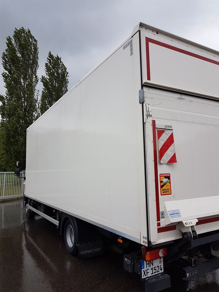 DAF LF 260 FA 12t Koffer - Dobozos felépítményű teherautó: 5 kép. DAF LF 260 FA 12t Koffer - Dobozos felépítményű teherautó: 5 kép.