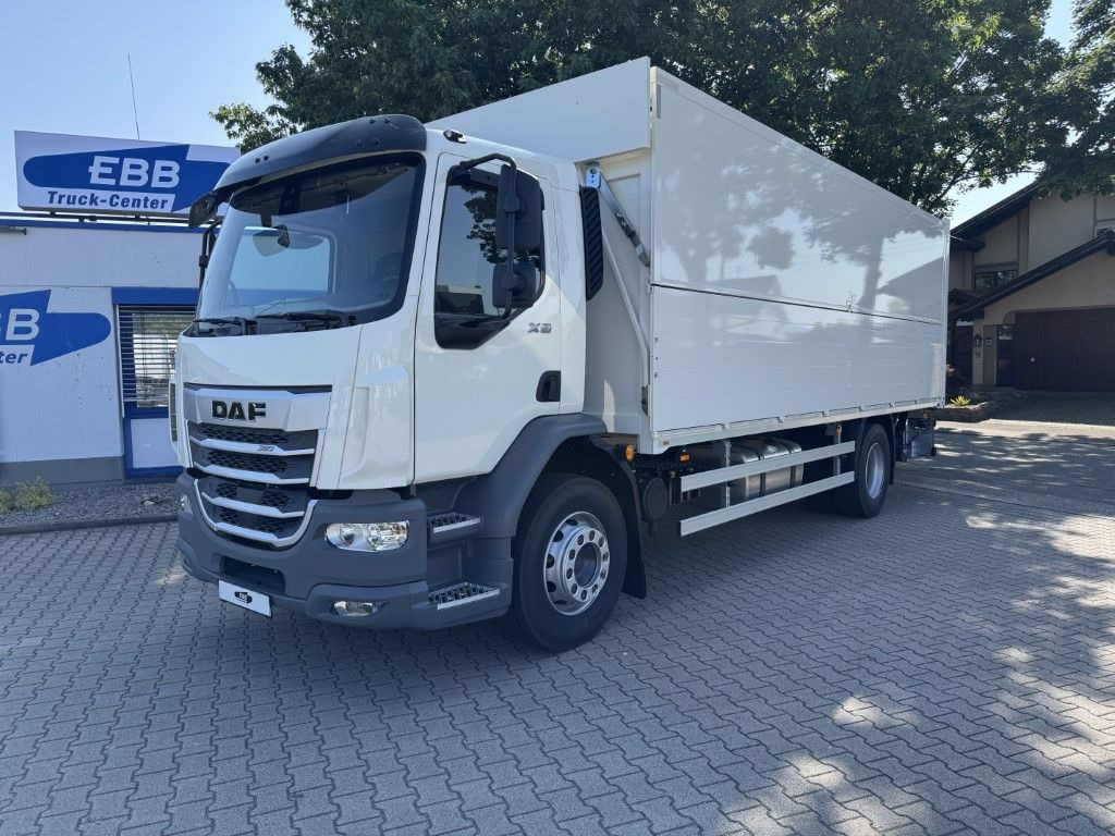 DAF XB 310 FA 18t Getränkeaufbau DAF XB 310 FA 18t Getränkeaufbau - Italszállító teherautó: 1 kép. DAF XB 310 FA 18t Getränkeaufbau DAF XB 310 FA 18t Getränkeaufbau - Italszállító teherautó: 1 kép.