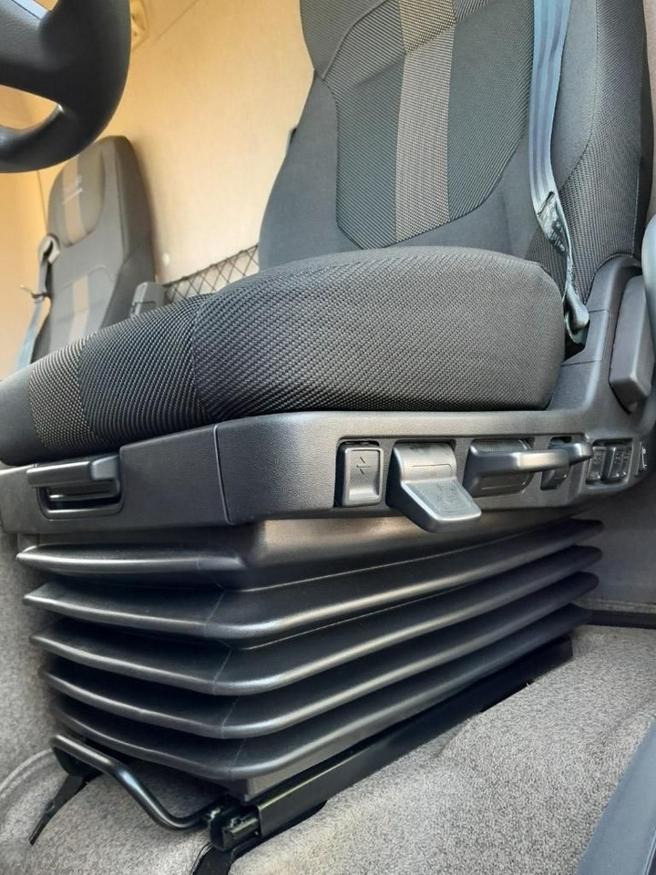 Új Italszállító teherautó DAF XB 310 FA 18t Getränkeaufbau DAF XB 310 FA 18t Getränkeaufbau: 7 kép.