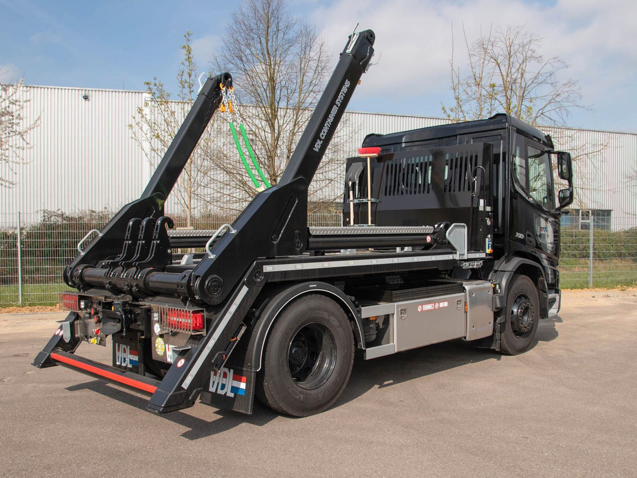 DAF XD 410 FA Absetzkipper DAF XD 410 FA Absetzkipper - Konténerszállító: 2 kép. DAF XD 410 FA Absetzkipper DAF XD 410 FA Absetzkipper - Konténerszállító: 2 kép.