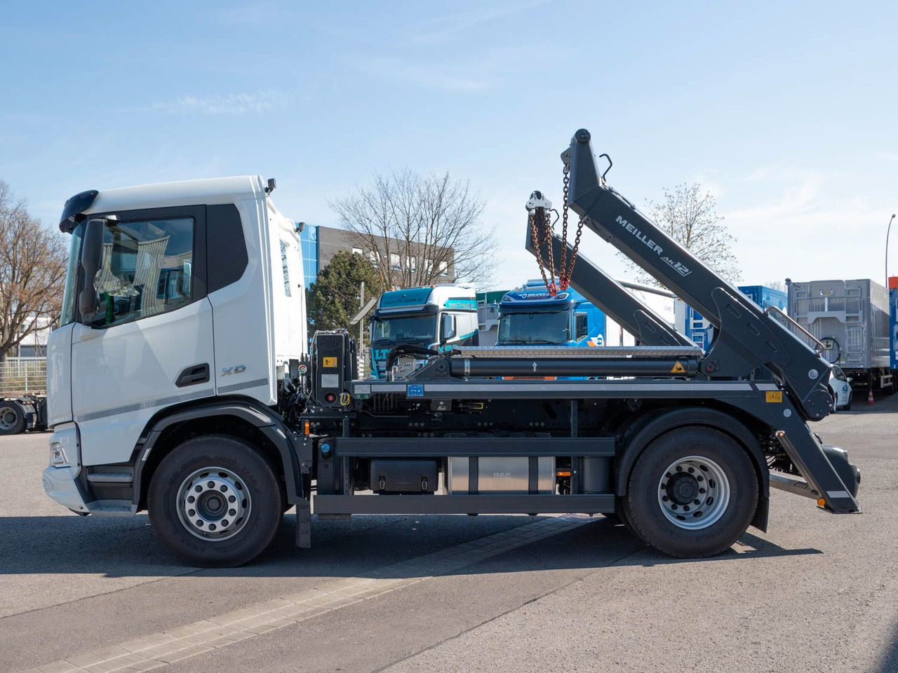 DAF XD 410 FA Meiller Absetzkipper DAF XD 410 FA Meiller Absetzkipper - Konténerszállító: 4 kép. DAF XD 410 FA Meiller Absetzkipper DAF XD 410 FA Meiller Absetzkipper - Konténerszállító: 4 kép.