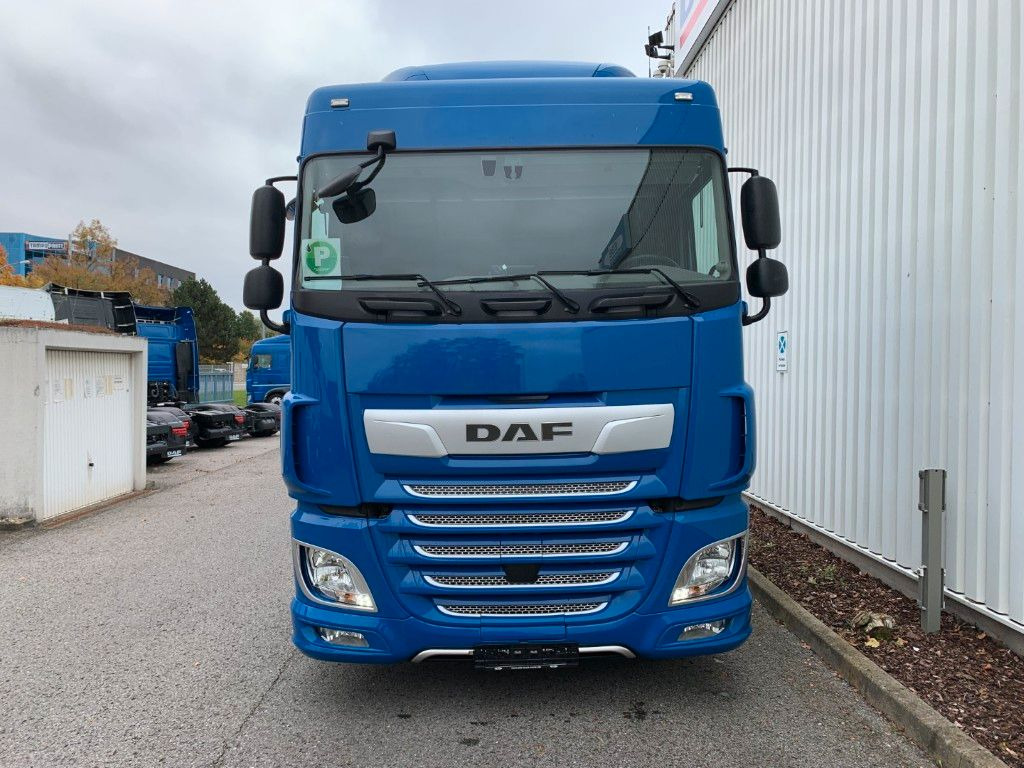 DAF FT XF 480 SC LD - Nyergesvontató: 2 kép. DAF FT XF 480 SC LD - Nyergesvontató: 2 kép.