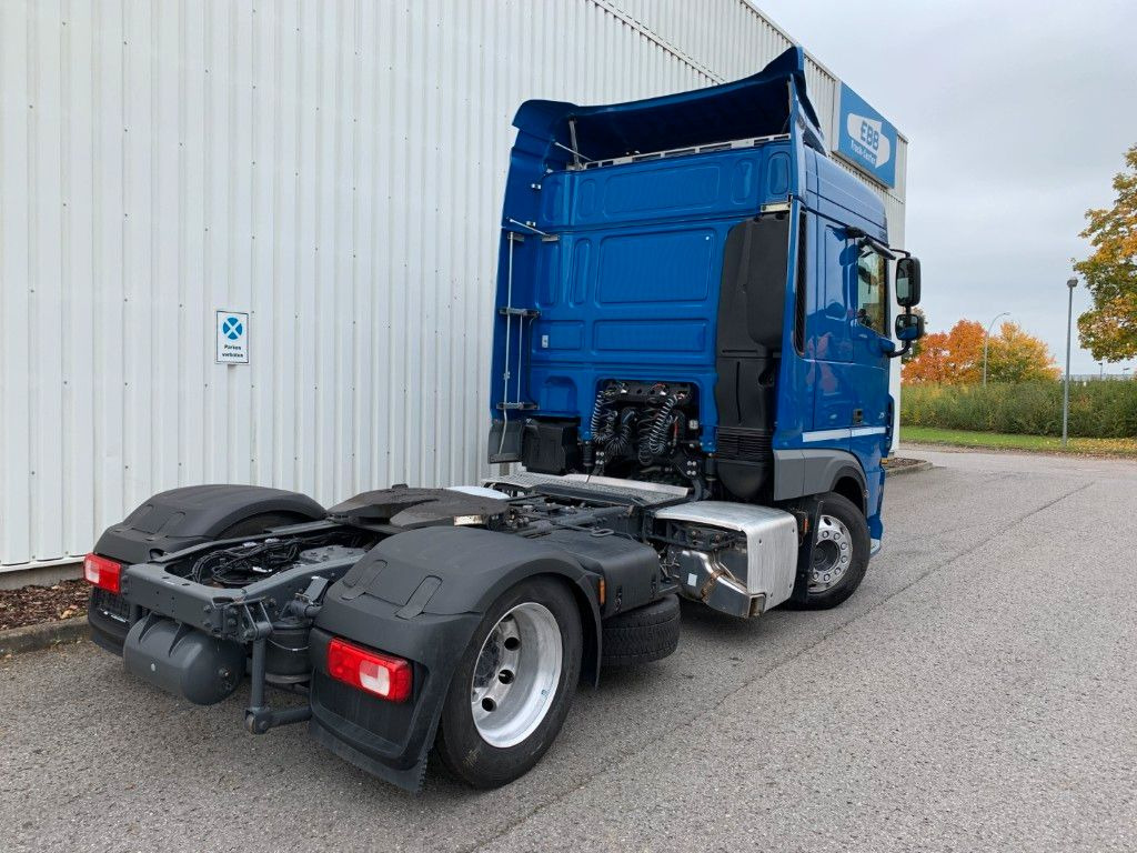DAF FT XF 480 SC LD - Nyergesvontató: 4 kép. DAF FT XF 480 SC LD - Nyergesvontató: 4 kép.