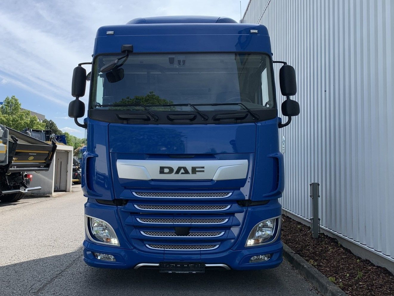 DAF FT XF 480 SC LD - Nyergesvontató: 2 kép. DAF FT XF 480 SC LD - Nyergesvontató: 2 kép.