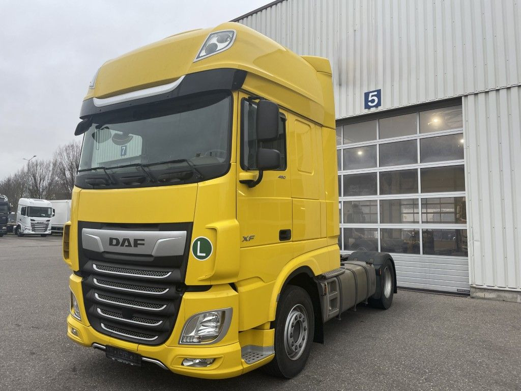 DAF FT XF 480 SSC, 2x Alutank, ZF-Intarder - Nyergesvontató: 1 kép. DAF FT XF 480 SSC, 2x Alutank, ZF-Intarder - Nyergesvontató: 1 kép.