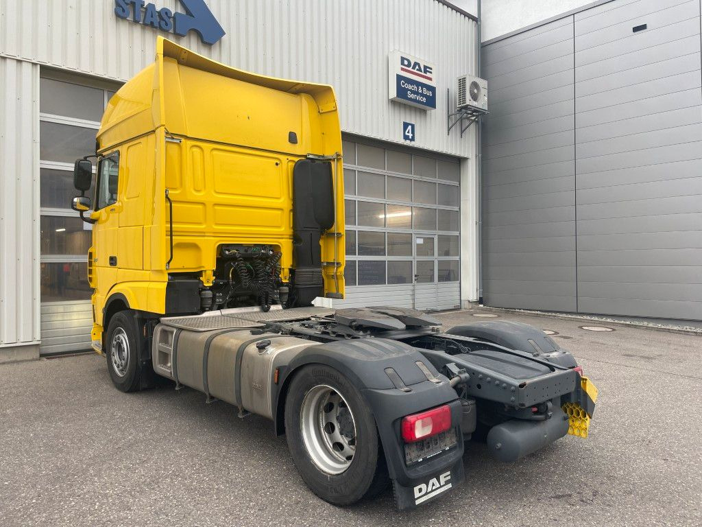 DAF FT XF 480 SSC, 2x Alutank, ZF-Intarder - Nyergesvontató: 4 kép. DAF FT XF 480 SSC, 2x Alutank, ZF-Intarder - Nyergesvontató: 4 kép.