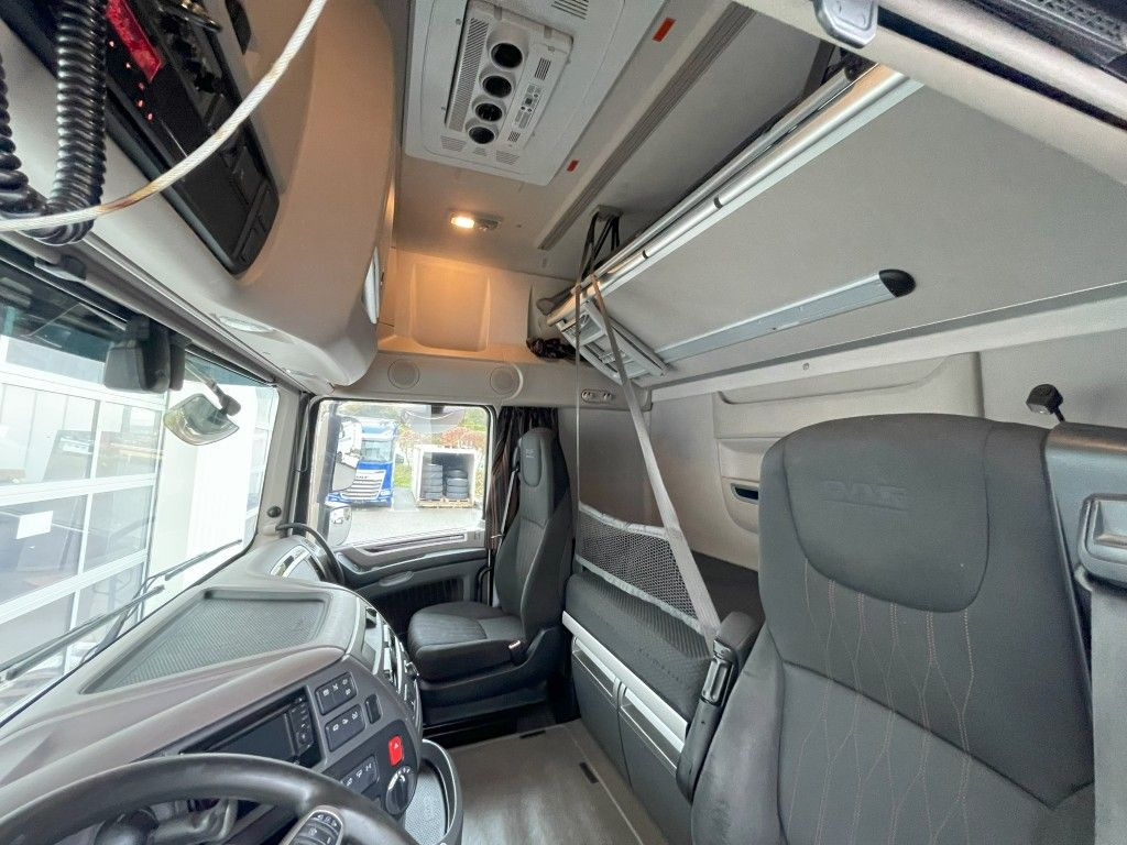 DAF FT XF 480 SSC - Nyergesvontató: 2 kép. DAF FT XF 480 SSC - Nyergesvontató: 2 kép.