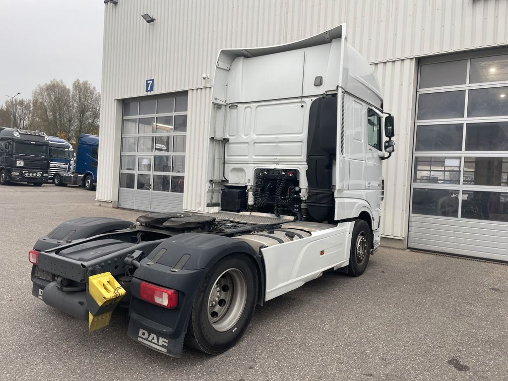 DAF FT XF480 SSC, 2x Tank, Standklima, Lampenbügel - Nyergesvontató: 5 kép. DAF FT XF480 SSC, 2x Tank, Standklima, Lampenbügel - Nyergesvontató: 5 kép.