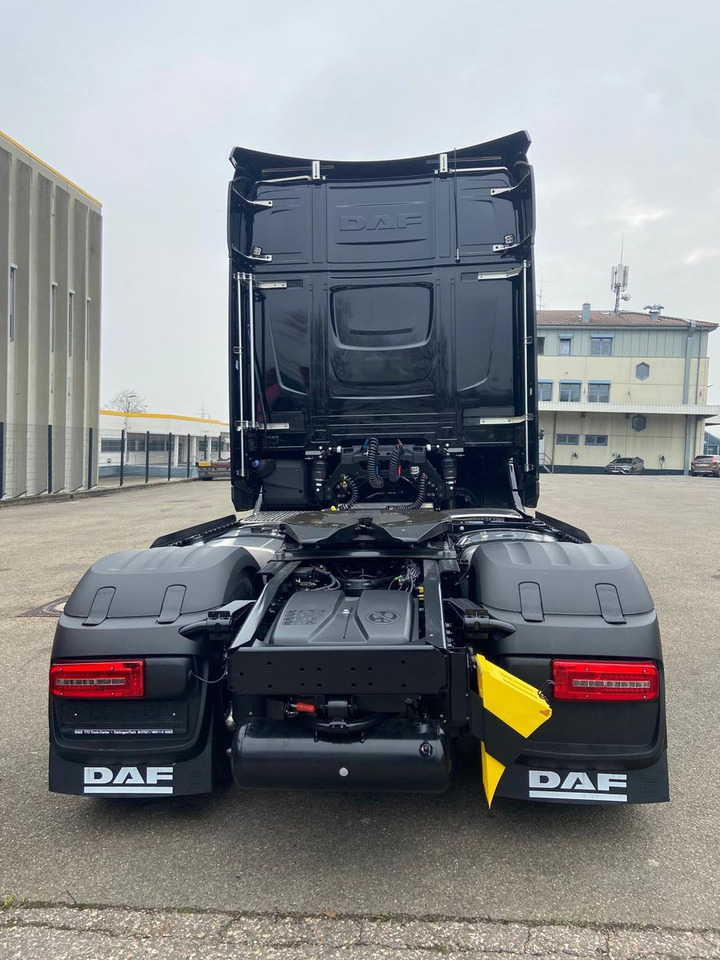 DAF XG+ 530 FT Edition Black DAF XG 530 FT Edition Black - Nyergesvontató: 5 kép. DAF XG+ 530 FT Edition Black DAF XG 530 FT Edition Black - Nyergesvontató: 5 kép.