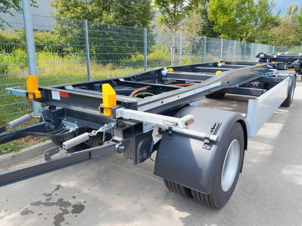 Schlittenanhänger 20 S - Multiliftes/ Konténerszállító pótkocsi: 3 kép. Schlittenanhänger 20 S - Multiliftes/ Konténerszállító pótkocsi: 3 kép.